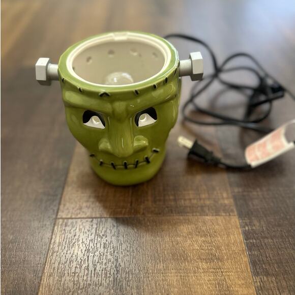 Scentsy Frankenstein Halloween Wax Warmer Electric Plug In W/ Box - Picture 2 of 10